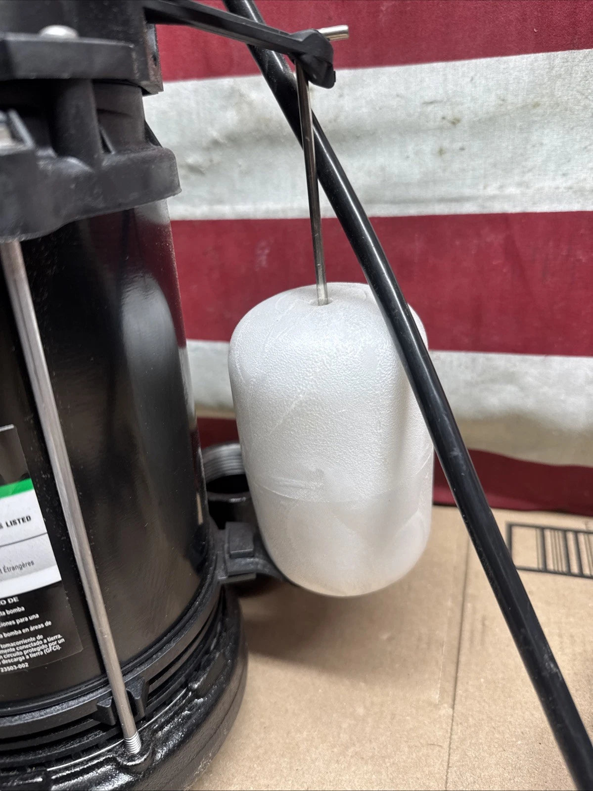 Wayne 1/2 HP Cast Iron Submersible Sump Pump with Vertical Float Switch