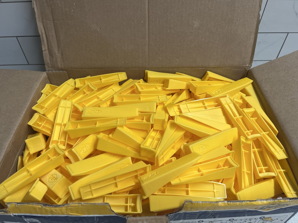 Pack of 300 LASH XL Tile Leveling System .54" W Plastic Wedges Yellow for Tile