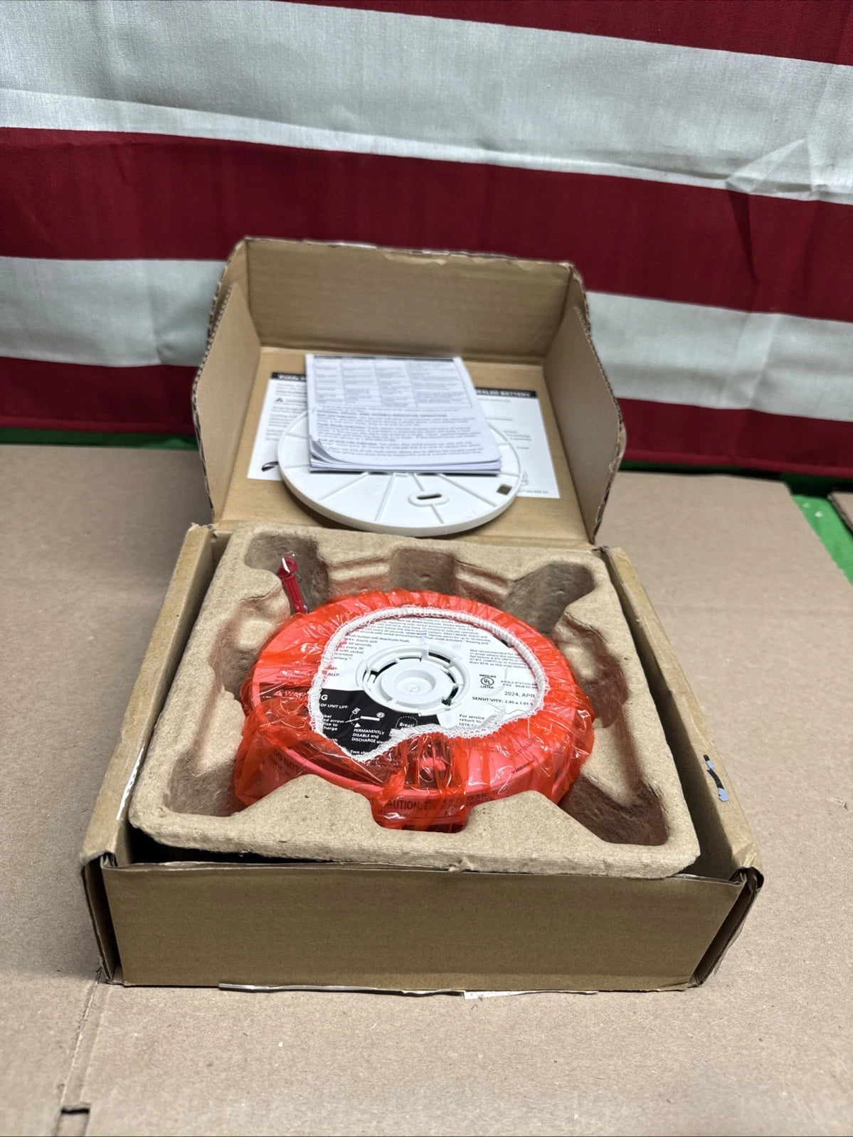 Kidde Smoke Detector 10-Year Battery Photoelectric Sensor Smoke Alarm - P3010B