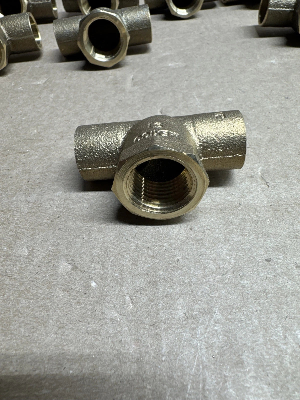 ( 16 PK ) Nibco Tee Low Lead Cast Bronze 1/2" C x C x FNPT 712-LF