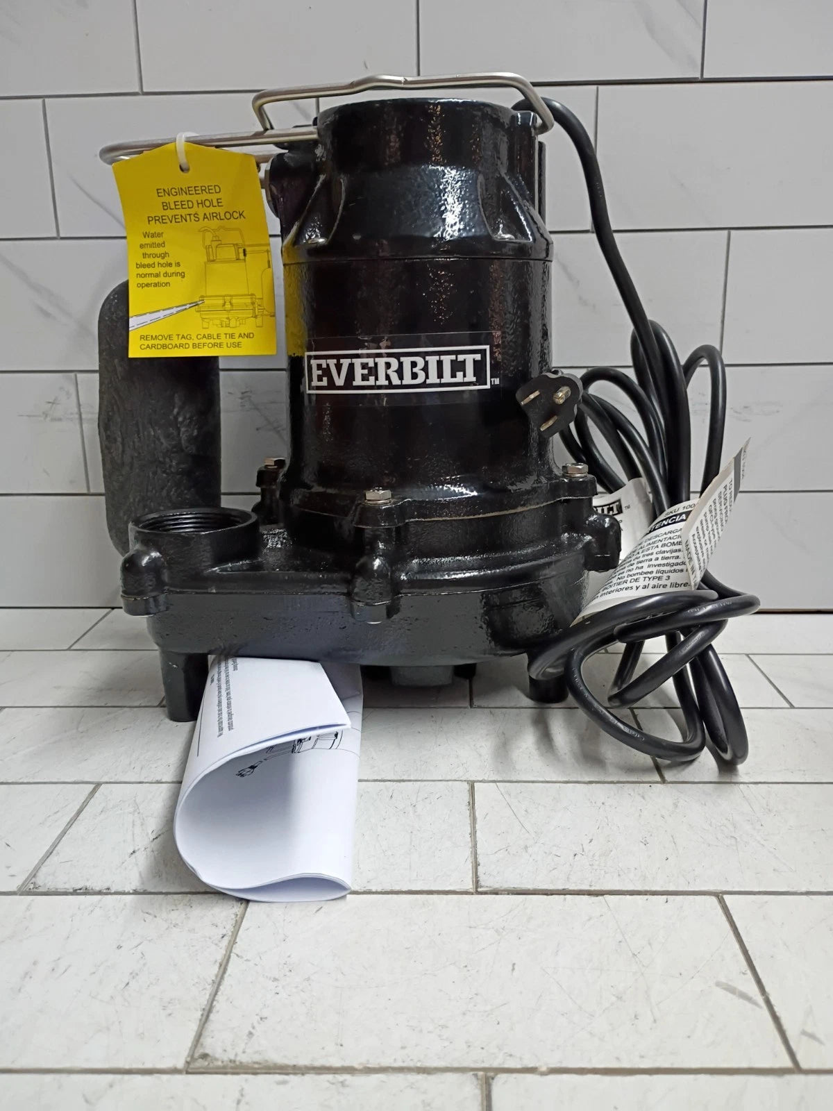 Everbilt 3/4HP Cast-Iron Pro-Grade Submersible Sump Pump 1004 120 345 OPEN BOX