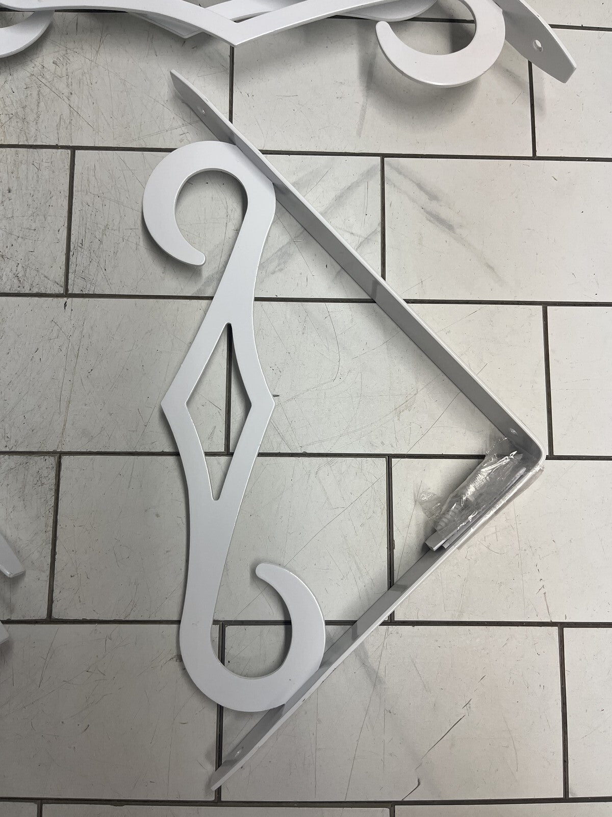 (10 pack) Everbilt colonial 9.7in x 7.7in decorative shelf bracket white 50lbs
