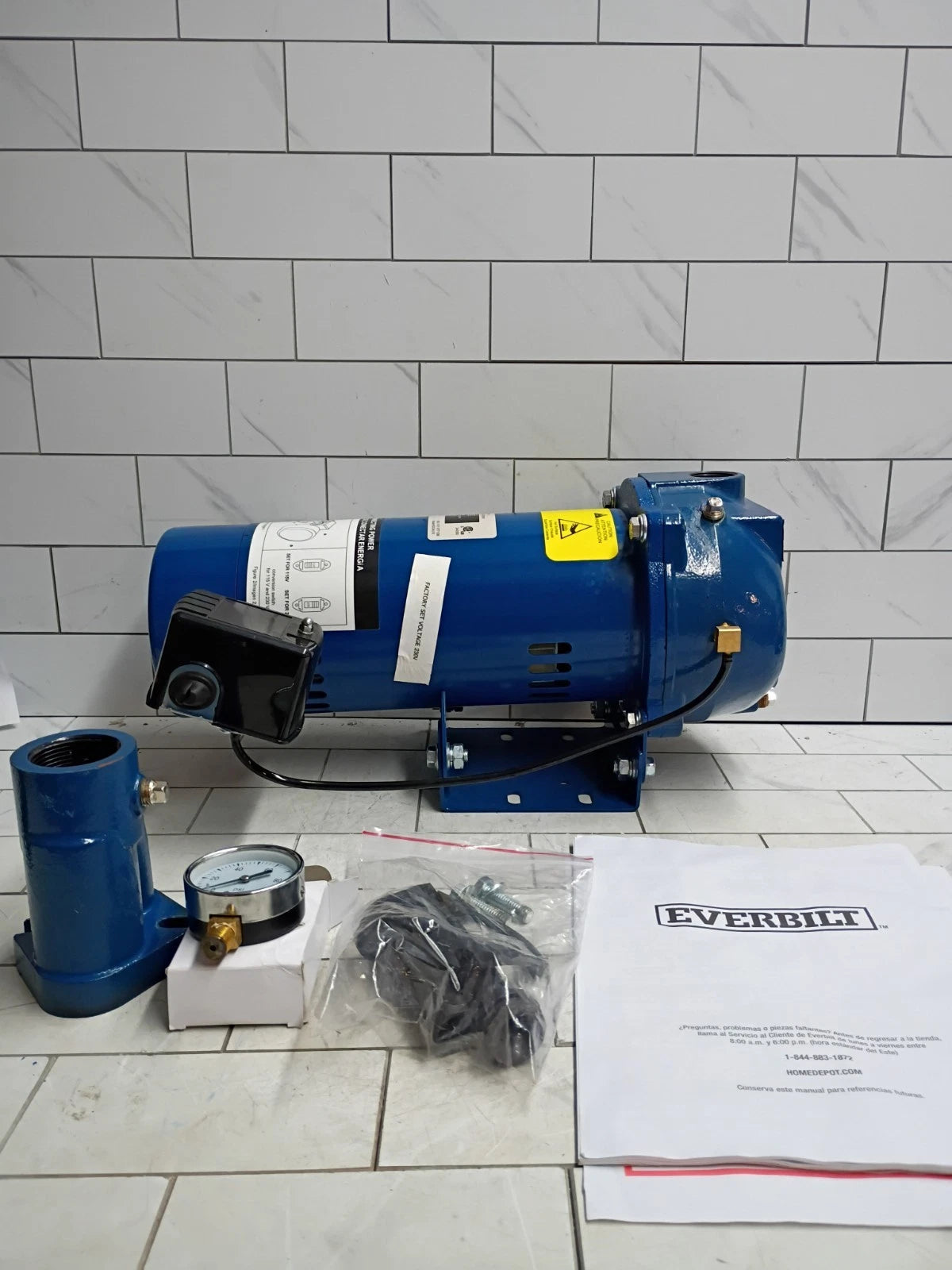 Everbilt 1 HP Professional Convertible Jet Pump. Read Description For Parts