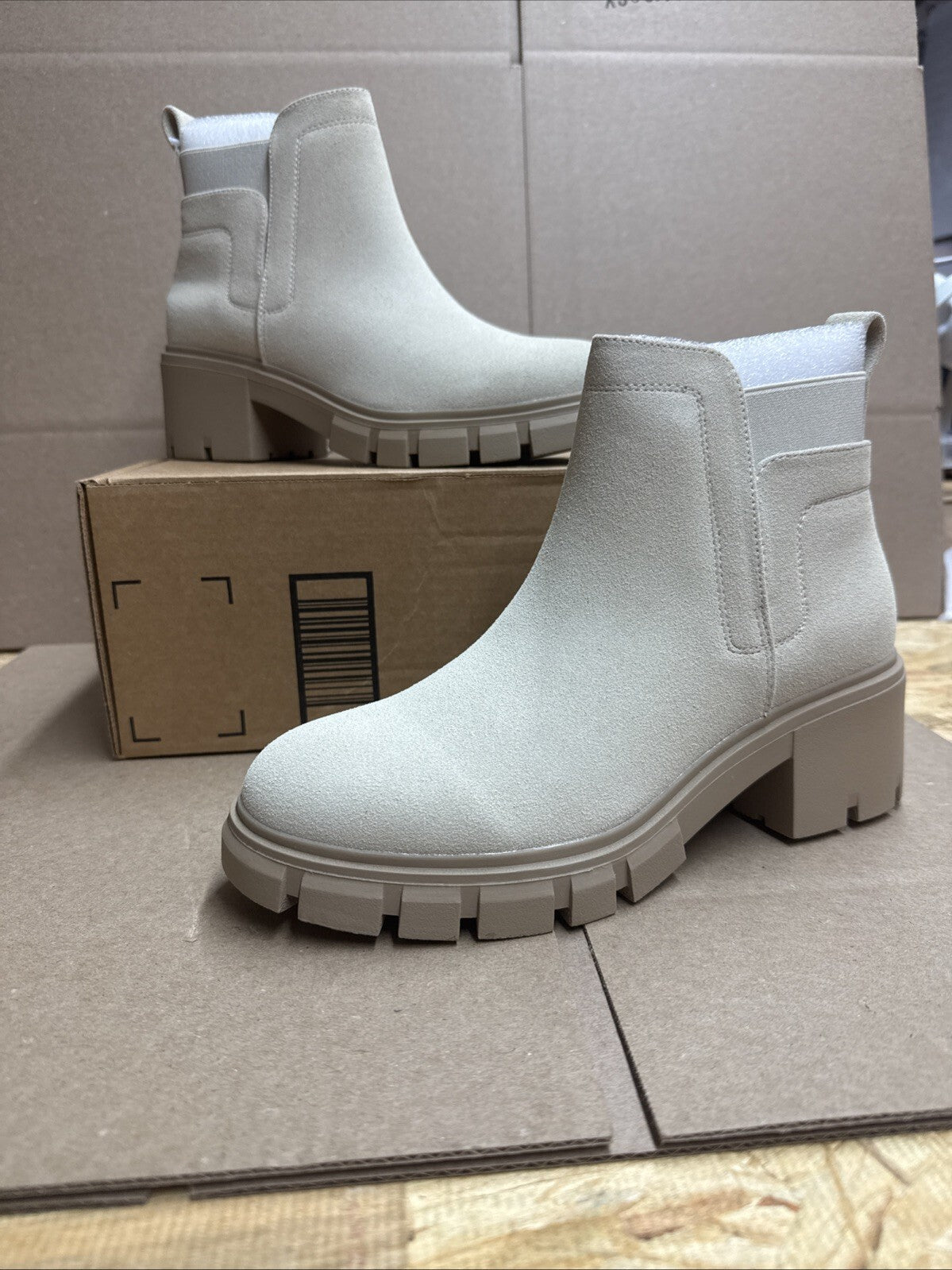 Athlefit Women's Chelsea Boots Lug Platform Chunky Heel Ankle Suede size 7.5