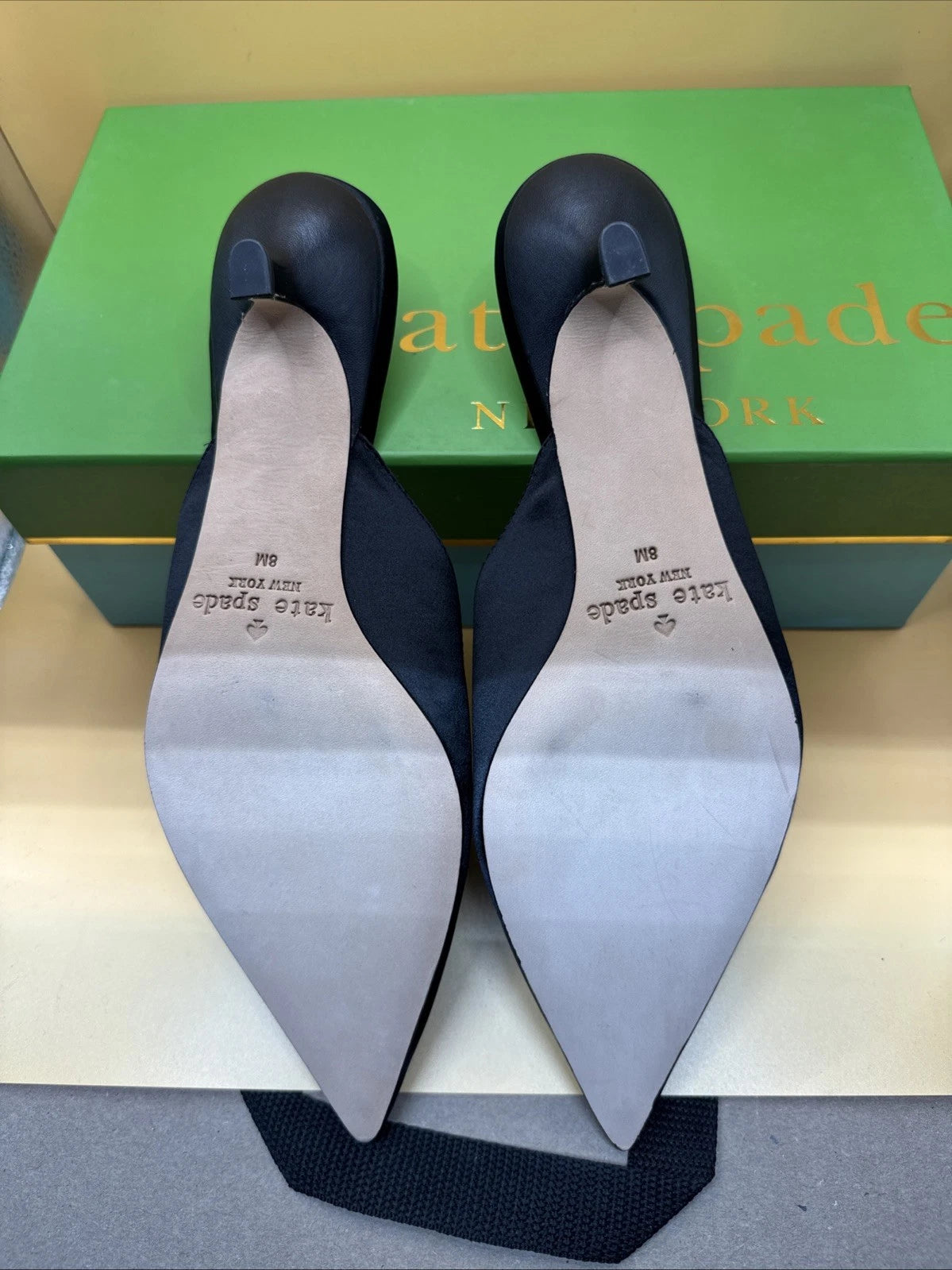 SP5b KATE SPADE Black low heel pumps size 8M w/ box Rhinestone Darlene