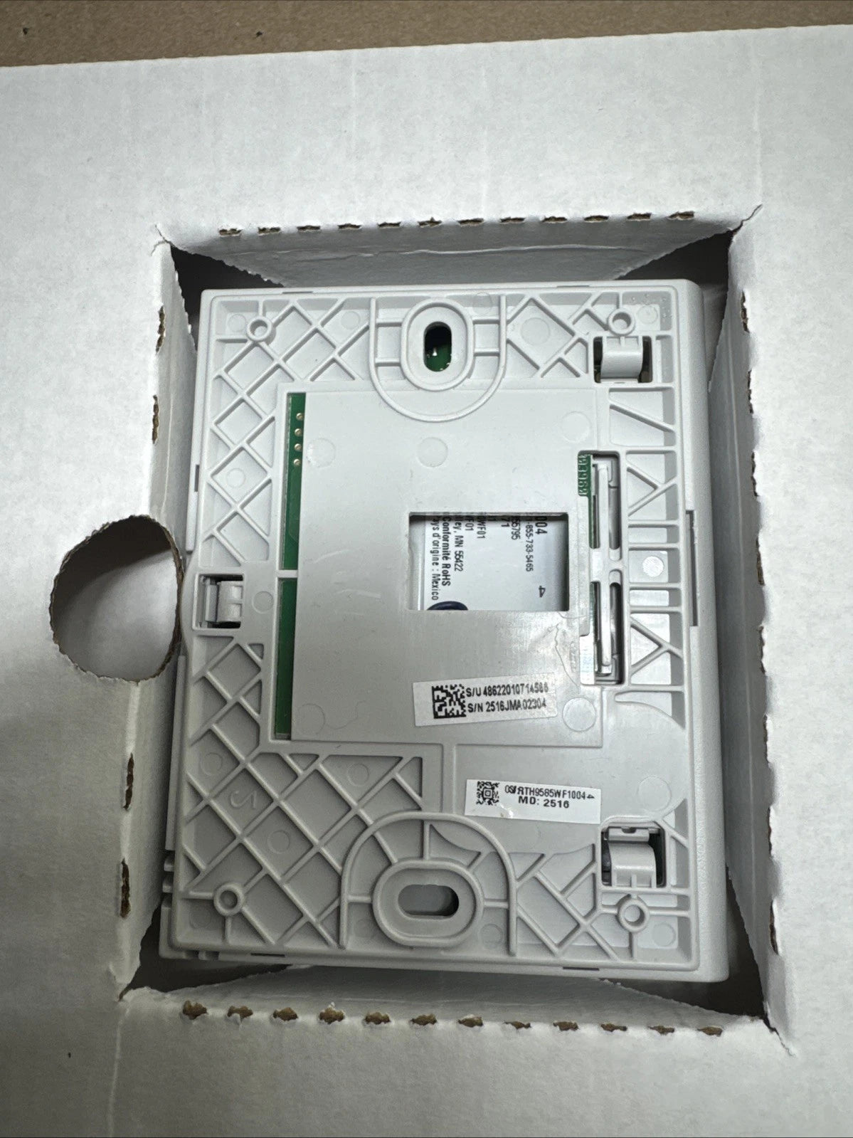 Honeywell Home RENEWRTH9585WF/U Smart Color Thermostat Silver