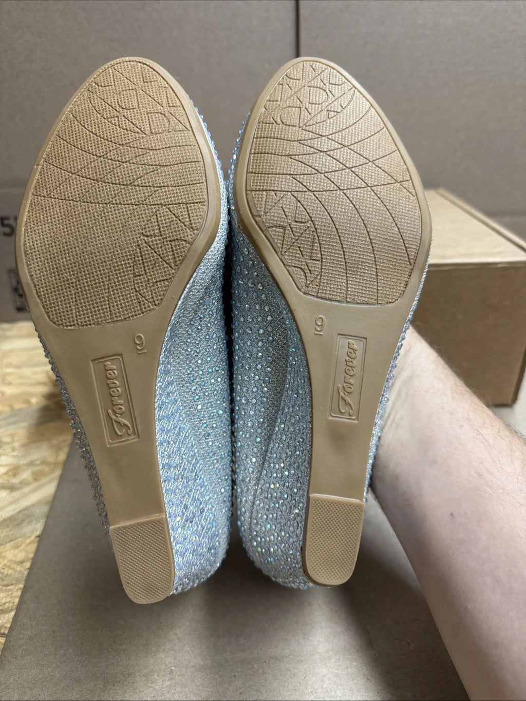 Forever women’s 9 low wedge heel shoe pump slip on comfort