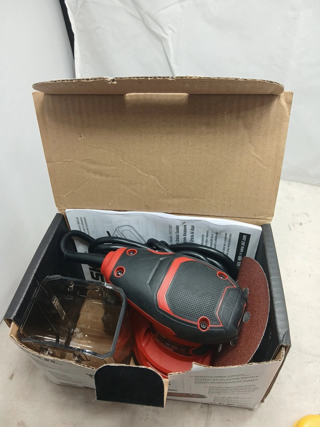 SKIL 120-Volt 2.8Amp Variable Speed Random orbital Sander with Dust Management