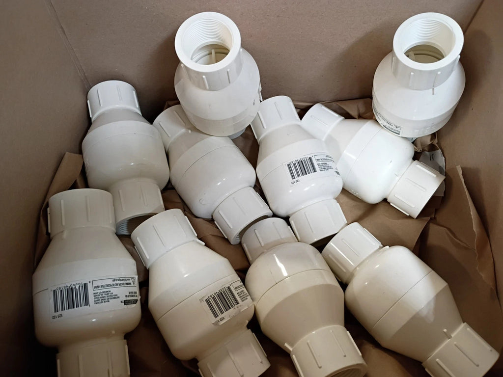 Lot Of 10 Everbilt PVCCV114F, Check Valve PVC 1-1/4" FPT x FPT.