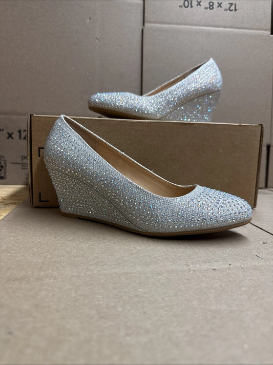 Forever women’s 9 low wedge heel shoe pump slip on comfort