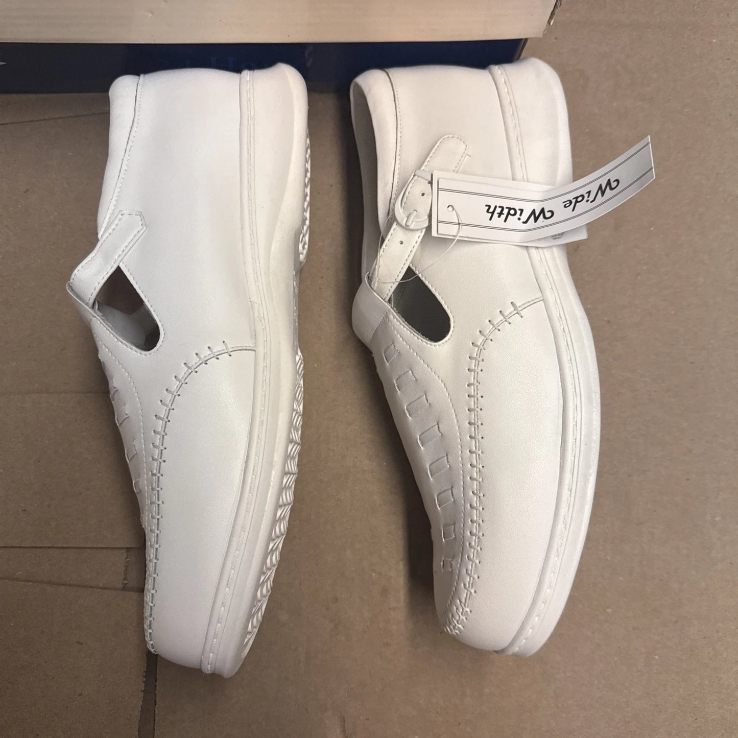 24 HOUR COMFORT Chloe Women's 10.5 WideWidth Moccasin Design Leather Shoes Nurse
