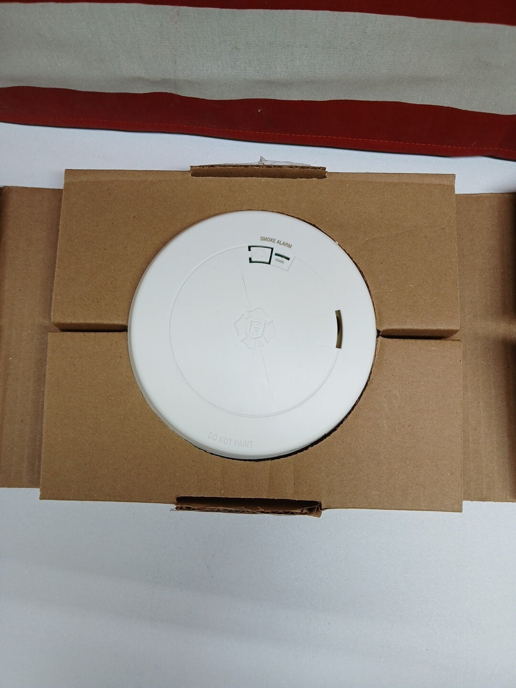 First Alert Superior Smoke Alarm -Slim Profile Design- Model #SM210 (READ DISCR)