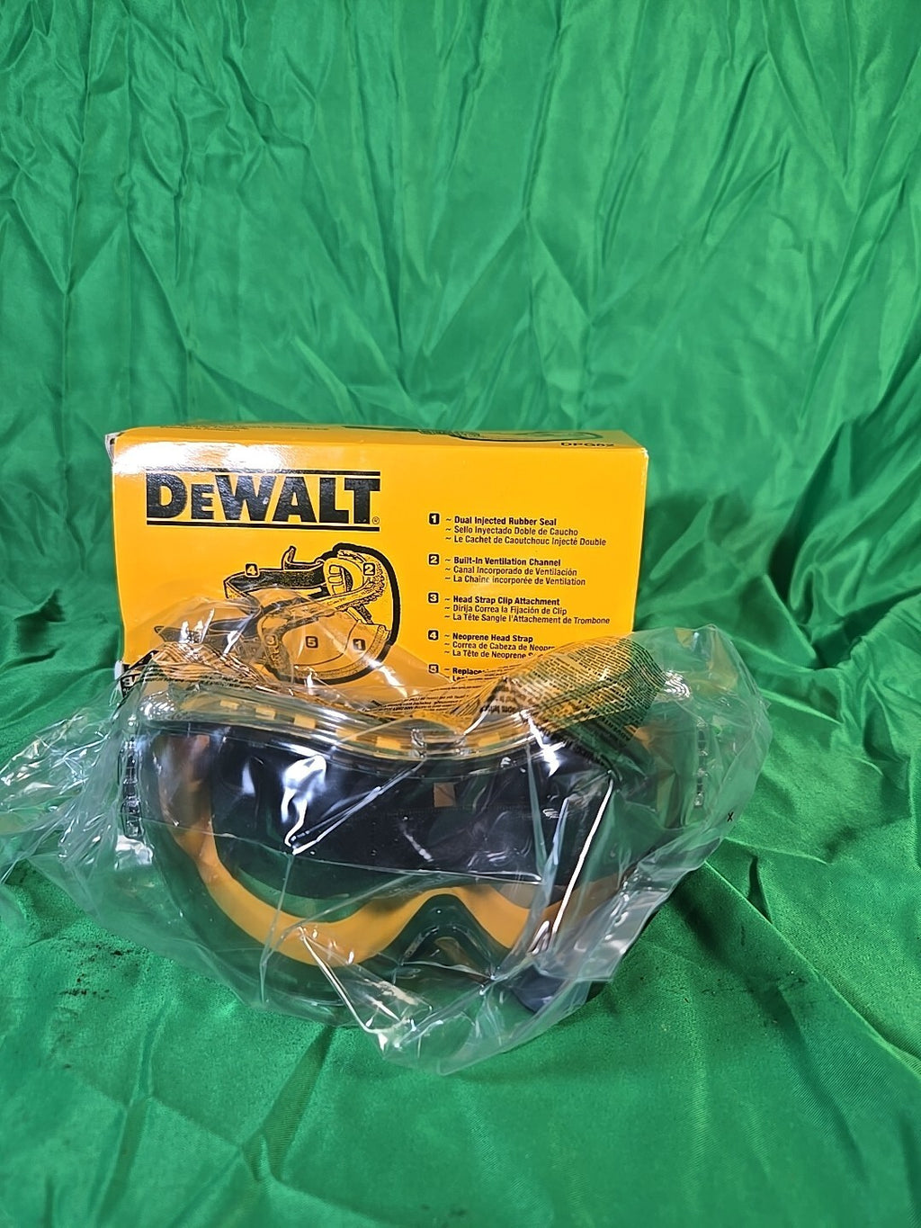 1 PR. DeWalt DPG82-11 CLEAR ANTI FOG Protective Over Glasses Safety Goggles Z87+