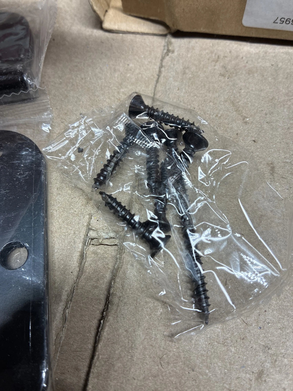 A LOT OF 6 Self Closing Non-Squeak Door Hinges 3.5in 5/8in Matte Black 3 Pack’s