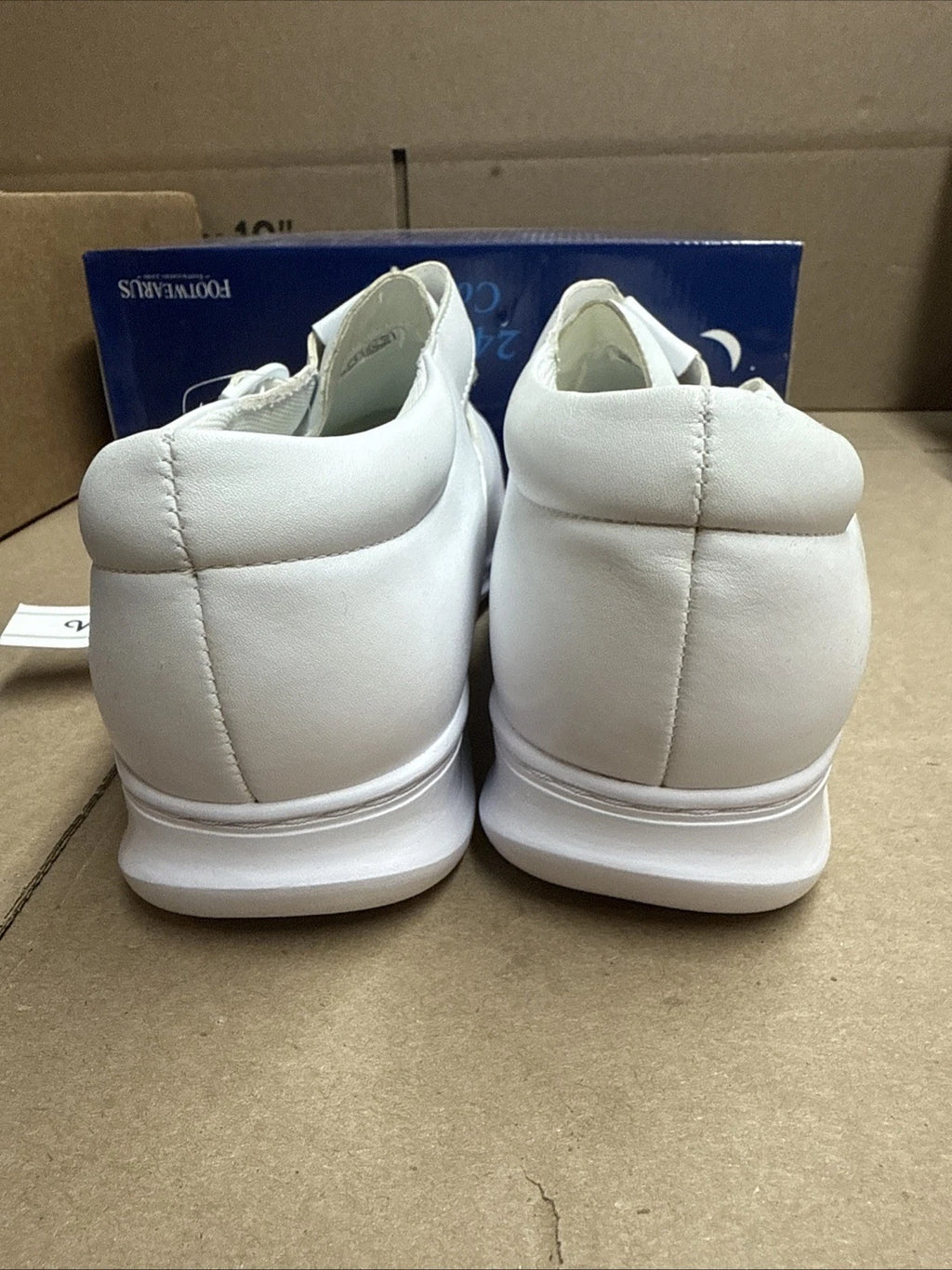 24 HOUR COMFORT Willa Women's Wide Width Leather Shoes size 10 nurse