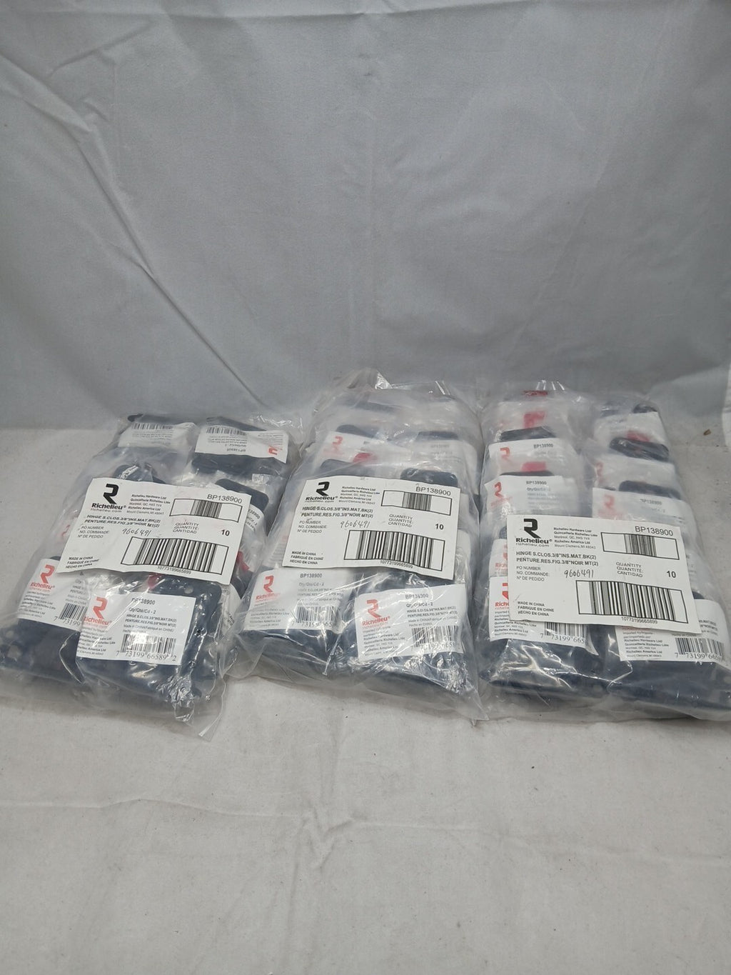 Lot Of 60 Richelieu Semi-Concealed Self-Closing Hinge Matte Black BP138900.