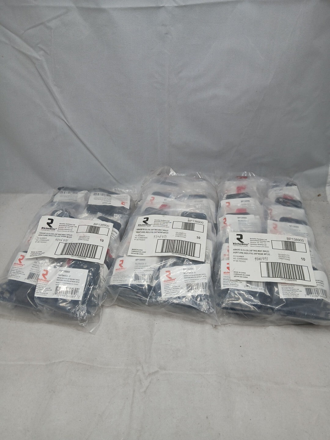 Lot Of 60 Richelieu Semi-Concealed Self-Closing Hinge Matte Black BP138900.
