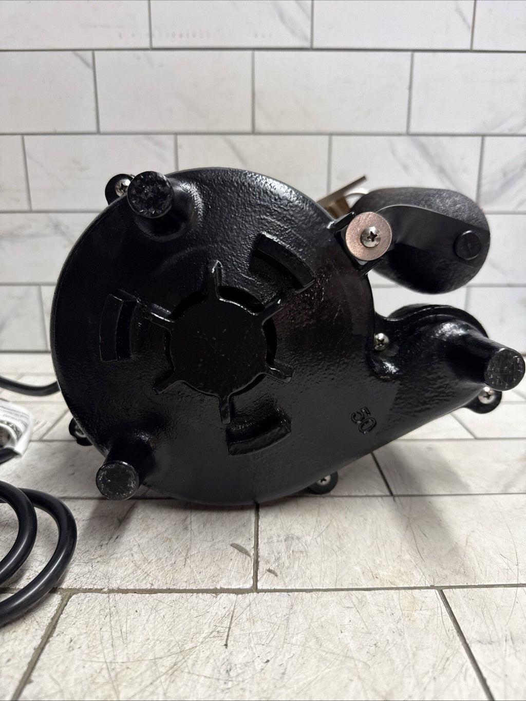 Everbilt HDS50 1/2 HP Cast Iron Pro Grade Submersible Sump Pump OPEN BOX.