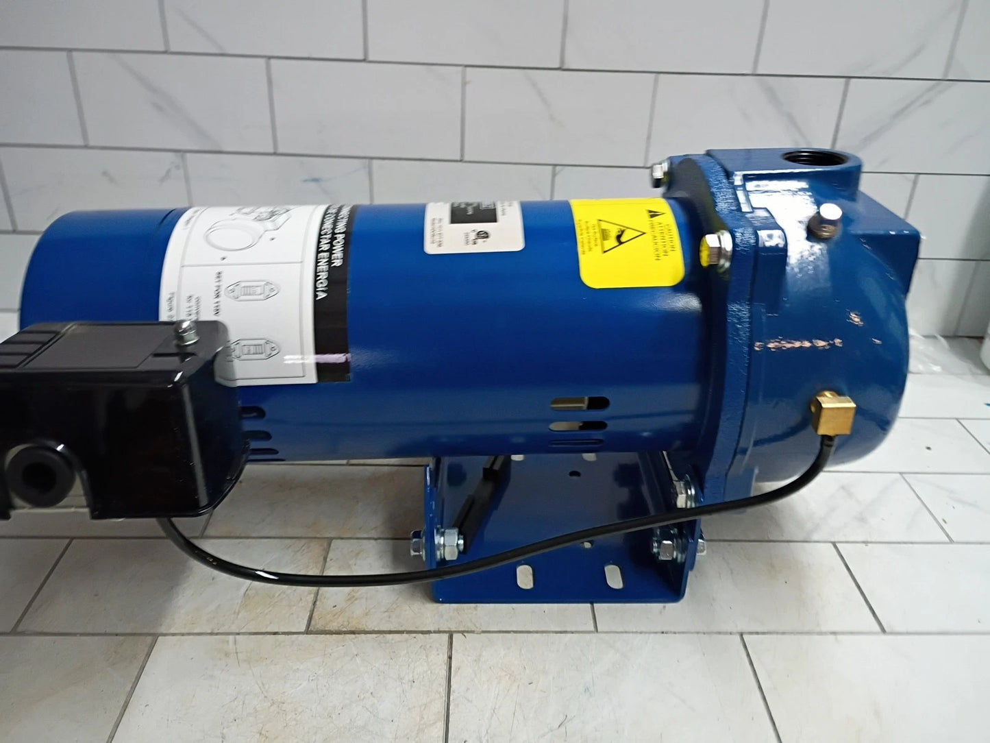 Everbilt HDCWJ10 1 HP Professional Convertible Jet Pump. Open Box