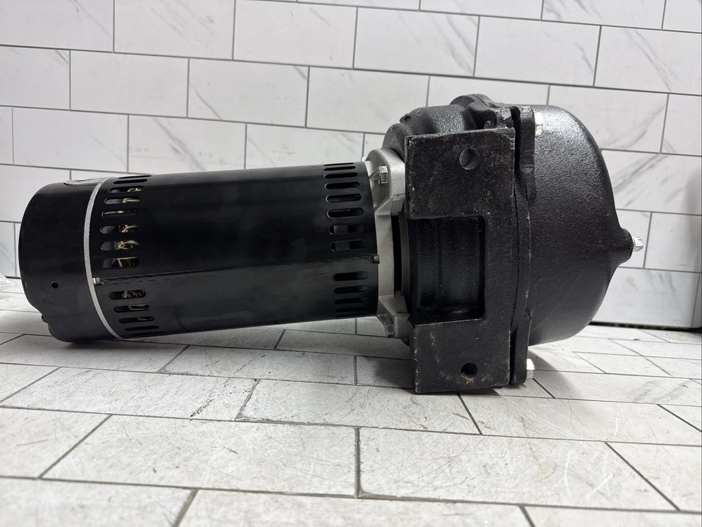 Wayne WLS150 1-1/2 HP Cast Iron Quick-Prime Lawn-irrigation Sprinkler Pump. NOB