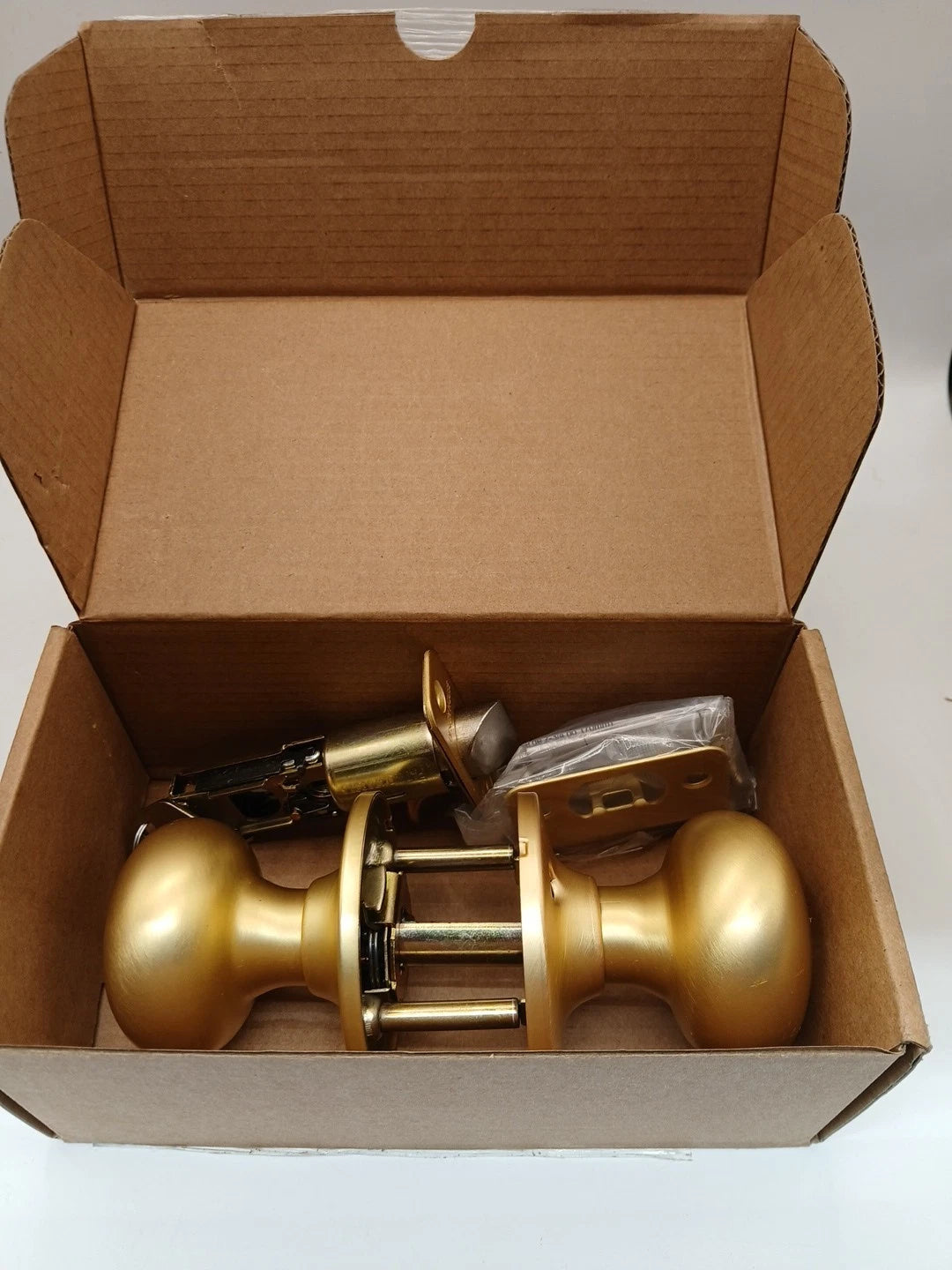 Design House Cambridge Keyed Entry Brass Door Knob in Satin Gold r6