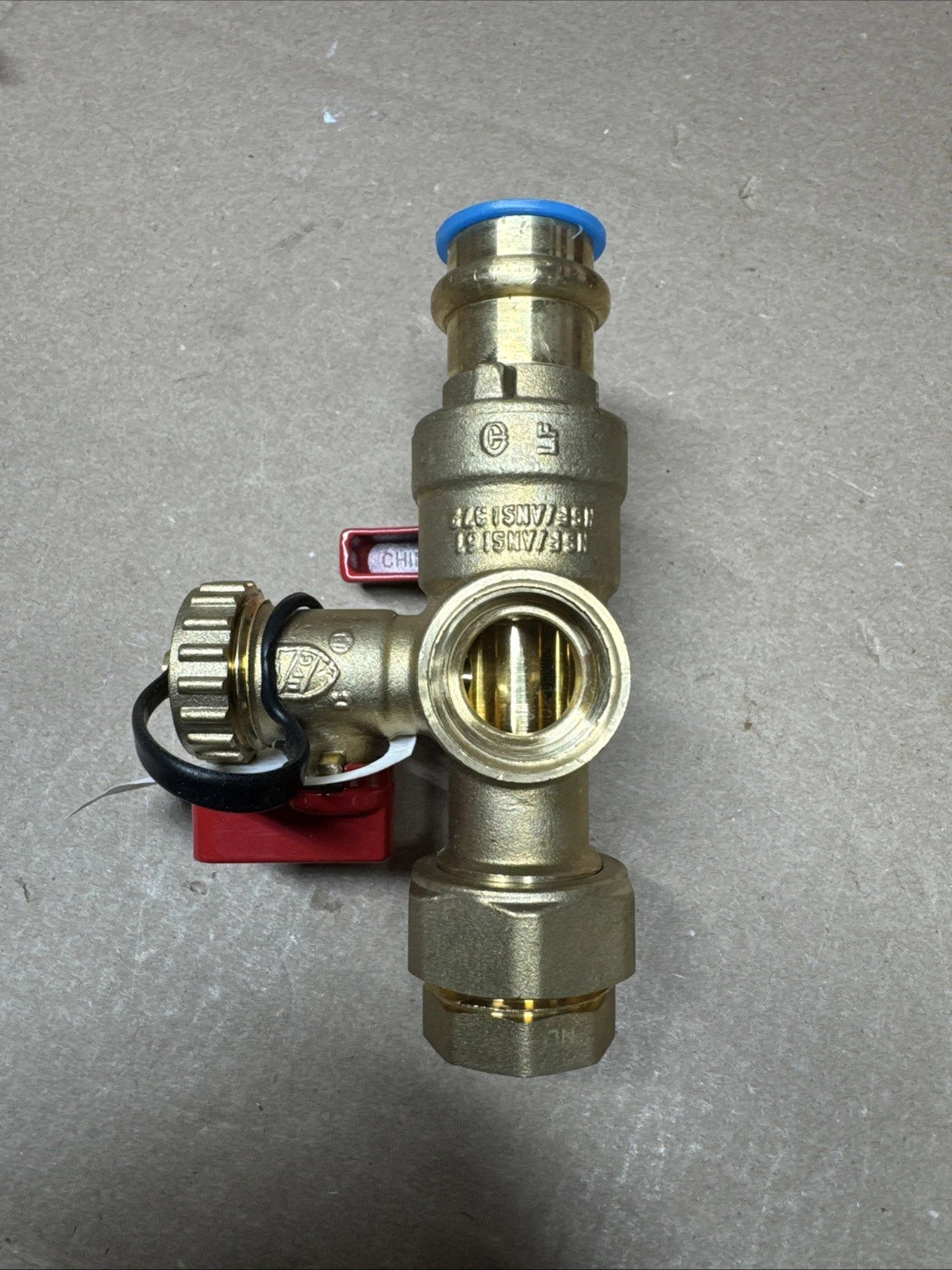 Press 3/4'' Lead Free Tankless Water Heater Isolation Valve Kit w/ Relief Valve