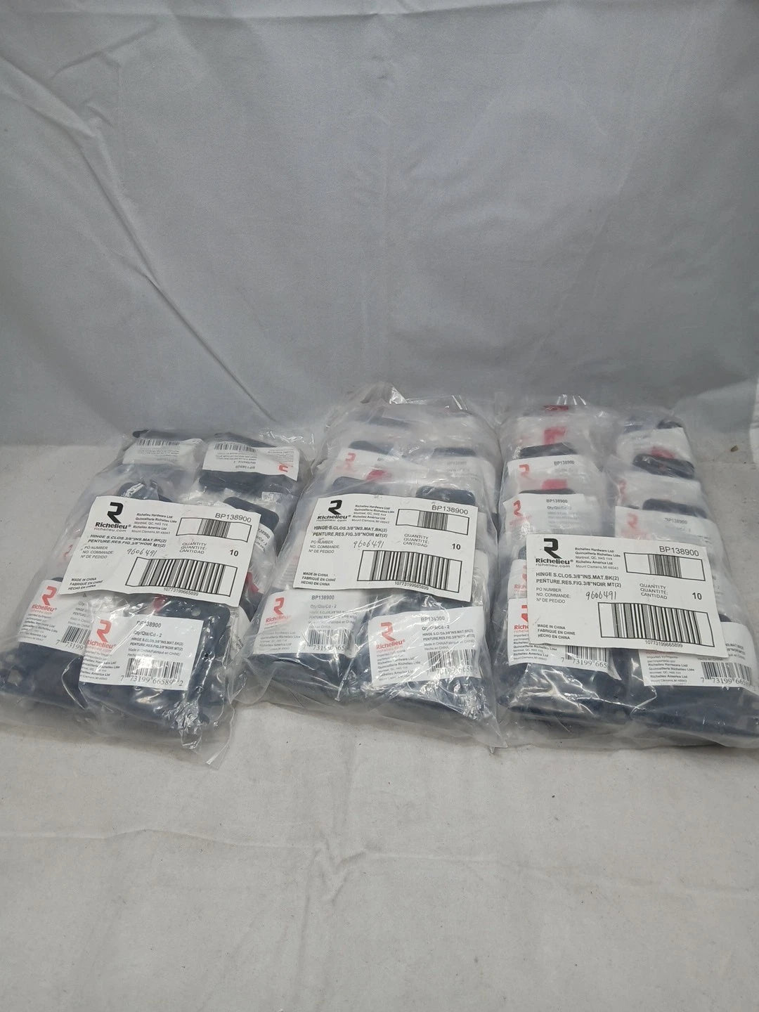 Lot Of 60 Richelieu Semi-Concealed Self-Closing Hinge Matte Black BP138900.