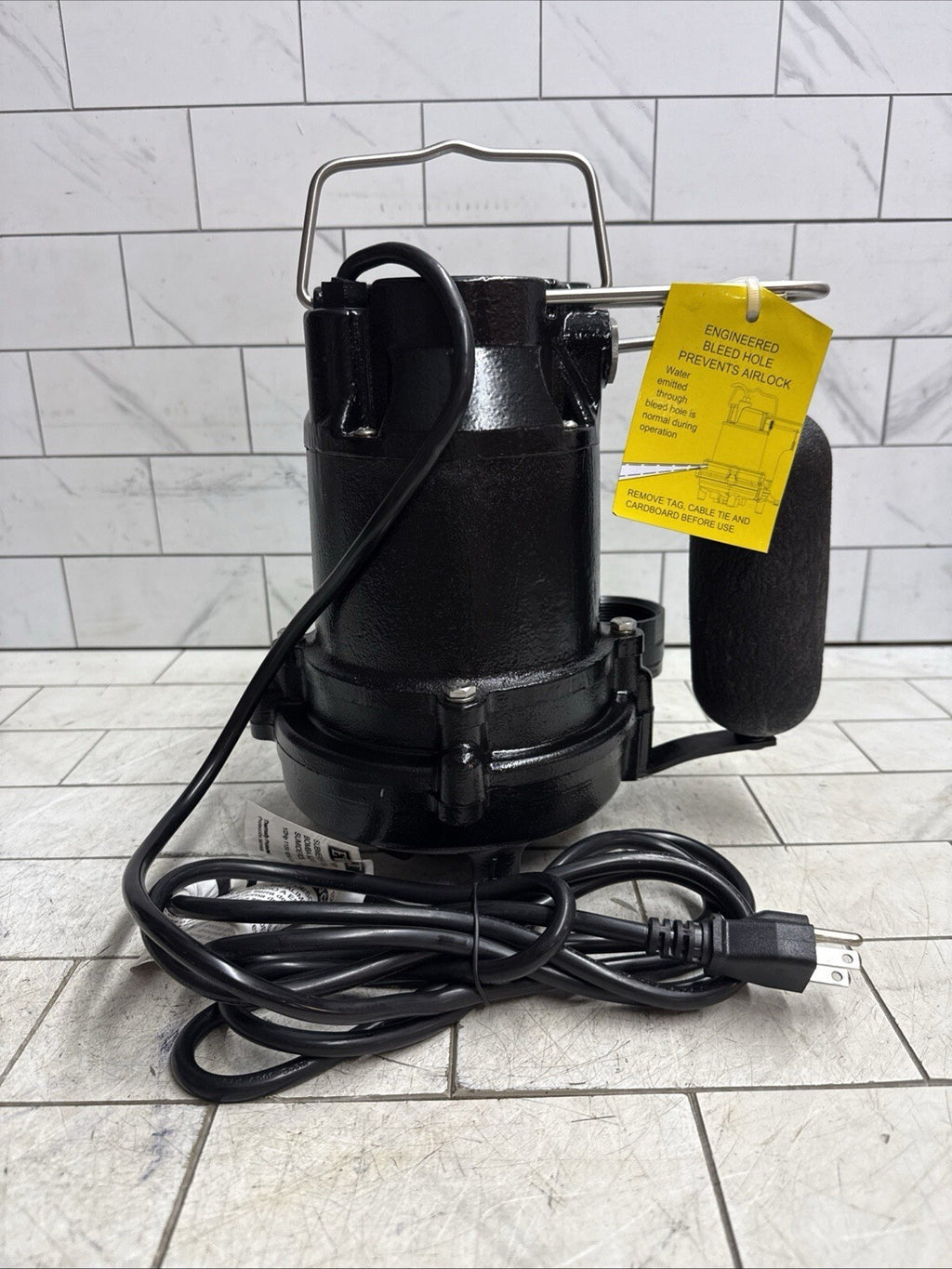Everbilt HDS50 1/2 HP Cast Iron Pro Grade Submersible Sump Pump OPEN BOX.