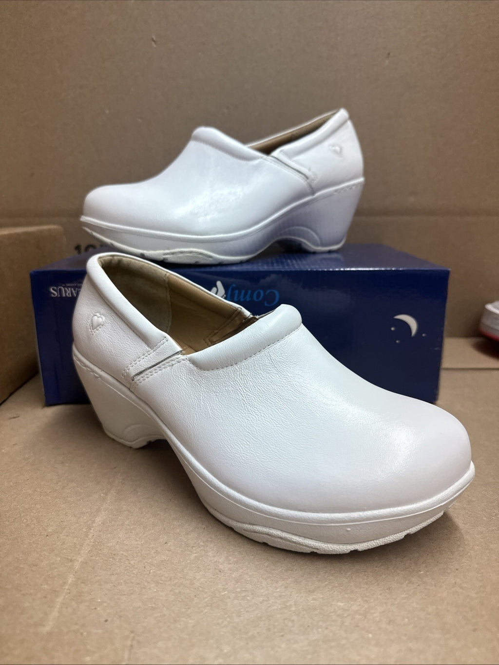 Nurse Mates Women's Bryar Slip-On Clog - White - Size 9 W