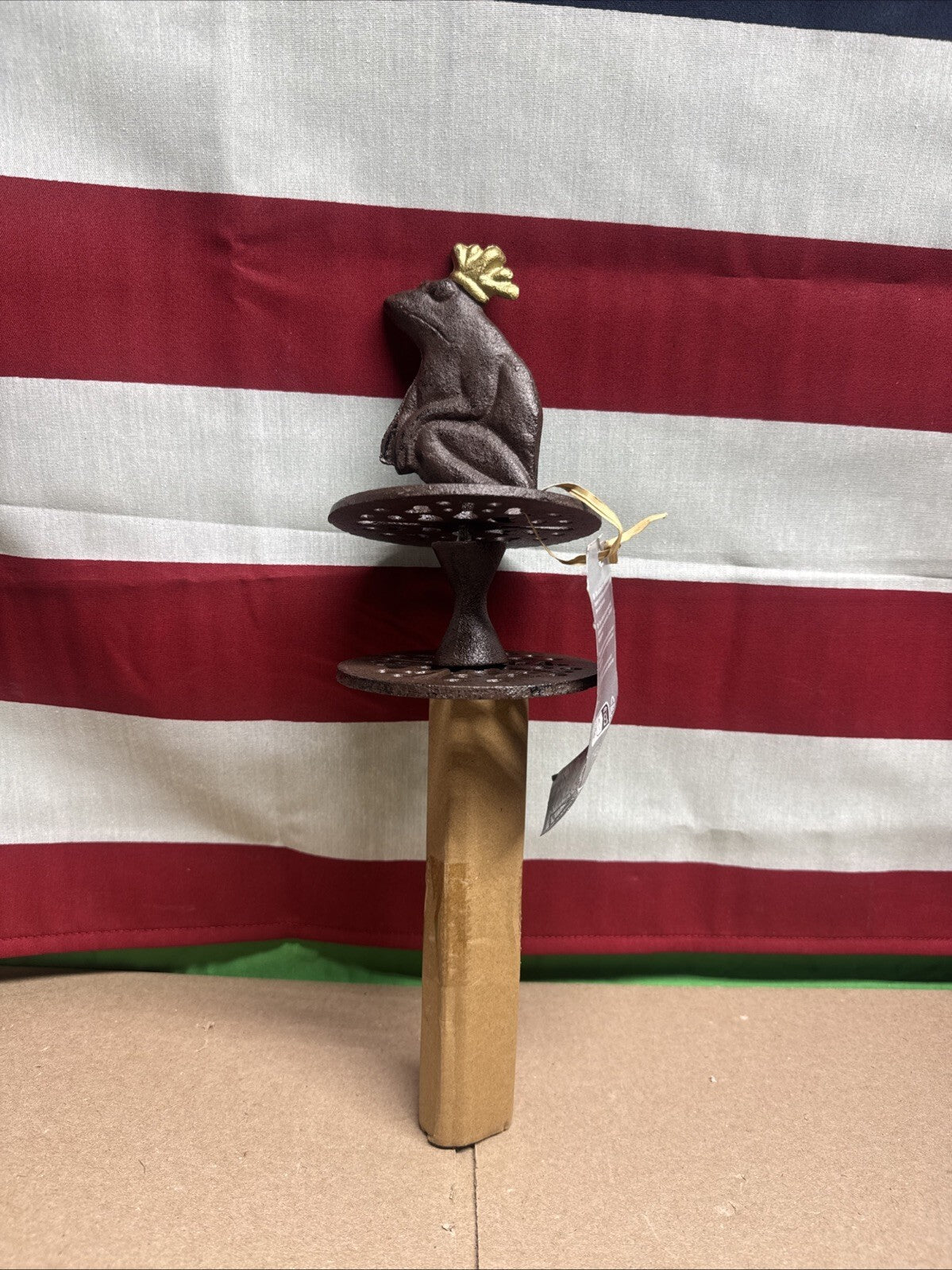 TG34 Frog Prince Antique Garden Hose Guide, Antique Brown with Gold Crown