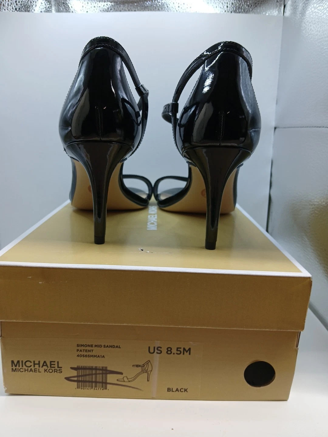 Michael Kors Simone Leather Mid Heel in Black Size 8.5