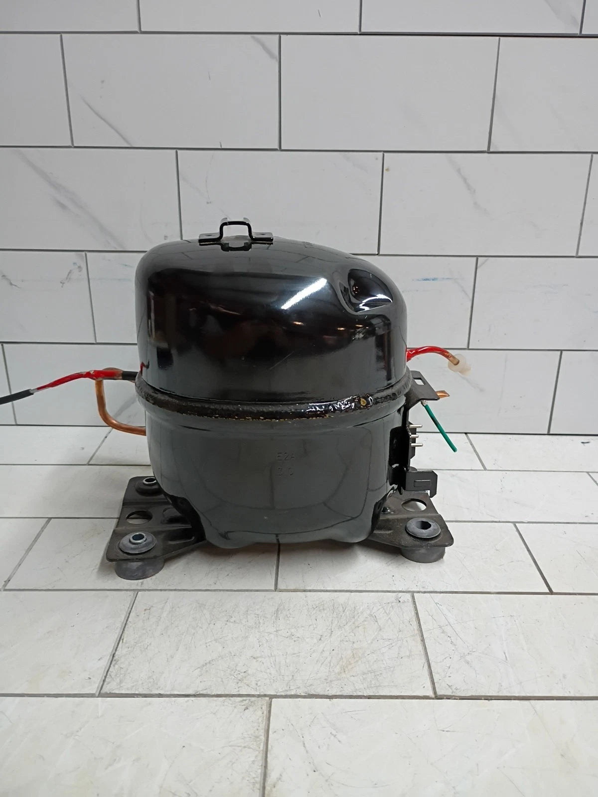 FZ59E1D-U OEM ELECTROLUX Refrigerator COMPRESSOR - FGWC5233TS1
