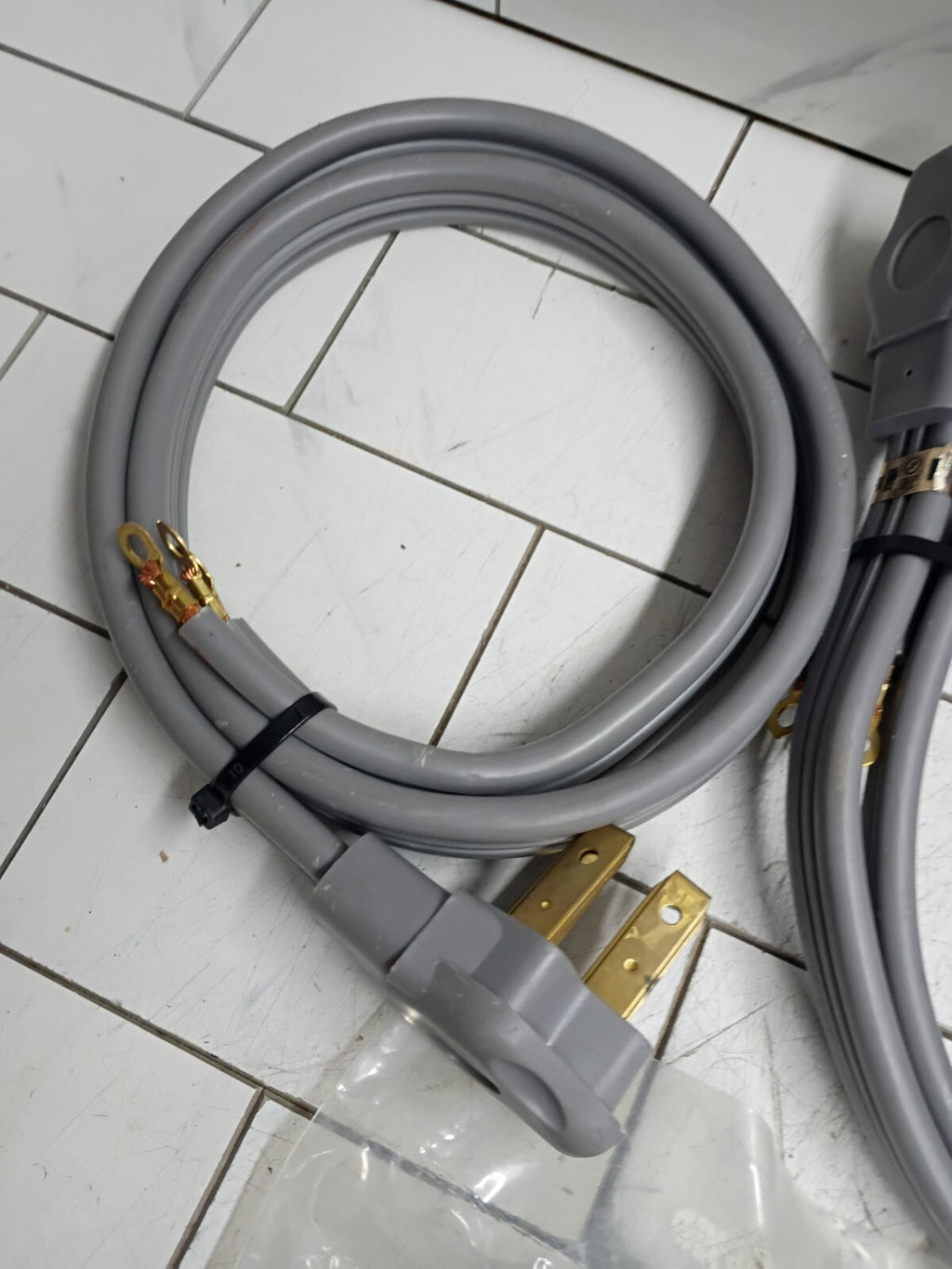 (6 pack) Everbilt 61241HD 4 ft. 6/8 3-Wire Electric Range Plug, Gray Open Box