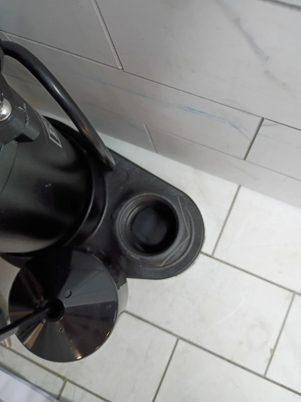 Everbilt HDSP50V 1/2 HP Submersible Sump Pump Thermoplastic Vertical., Open Box.