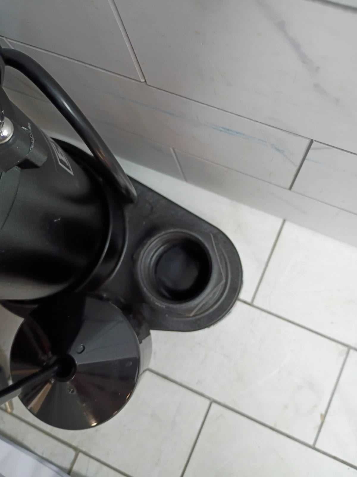 Everbilt HDSP50V 1/2 HP Submersible Sump Pump Thermoplastic Vertical , Open Box.