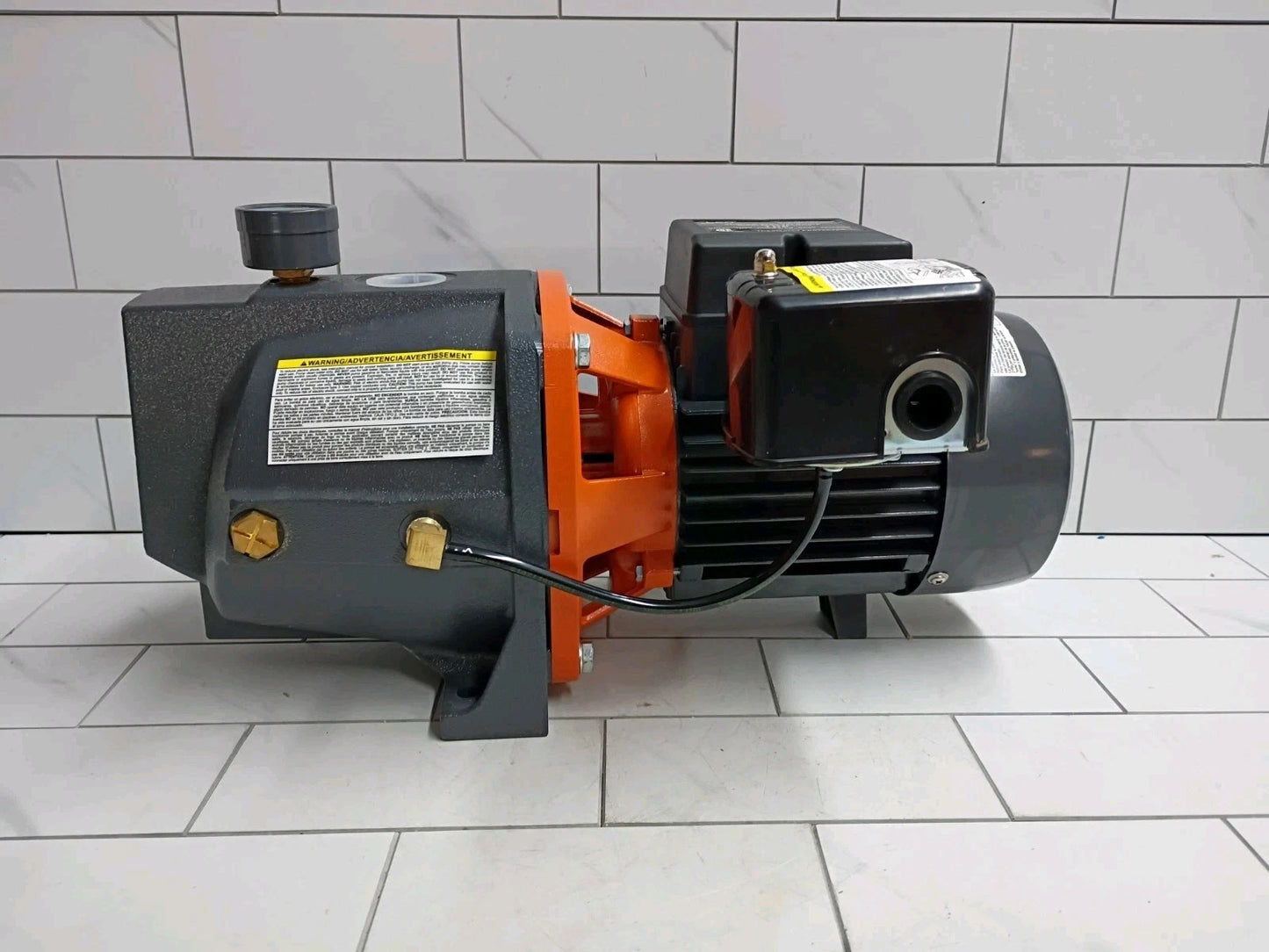 LEO 1 HP 115/230-Volt Cast Iron Shallow Well Jet Pump New Open Box