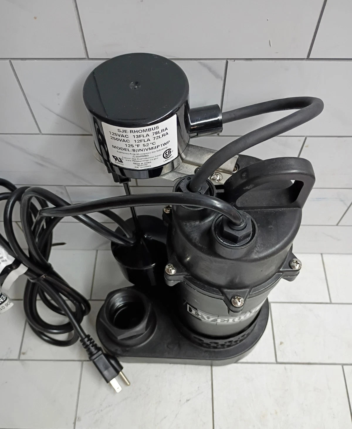 Everbilt HDSP50V 1/2 HP Submersible Sump Pump Thermoplastic Vertical., Open Box.