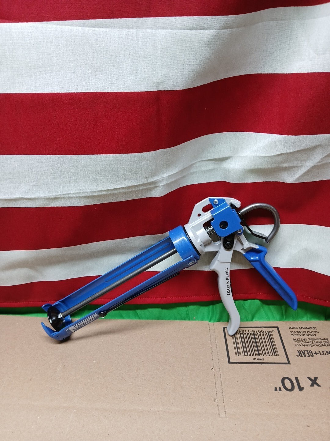 Newborn 250 Super Smooth Rod Revolving Frame Caulking Gun, 1/10-Gallon