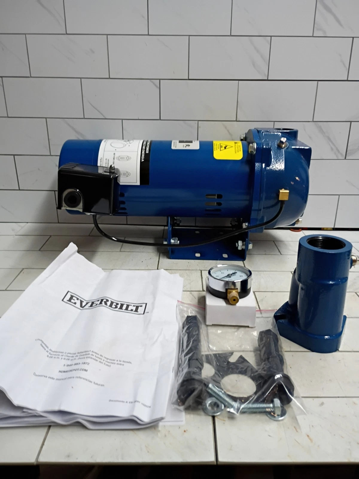 Everbilt HDCWJ10 1 HP Professional Convertible Jet Pump. Open Box
