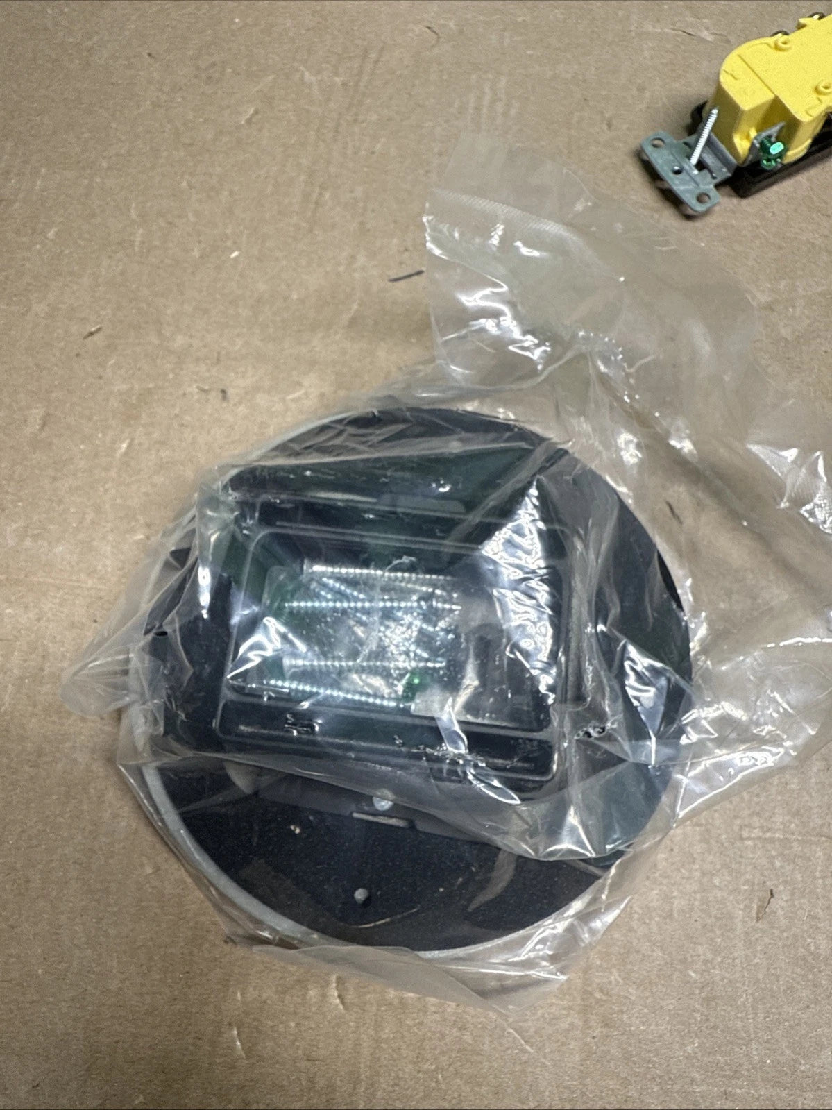6239SS Stainless Steel Concealed Receptacle Floor Box Kit