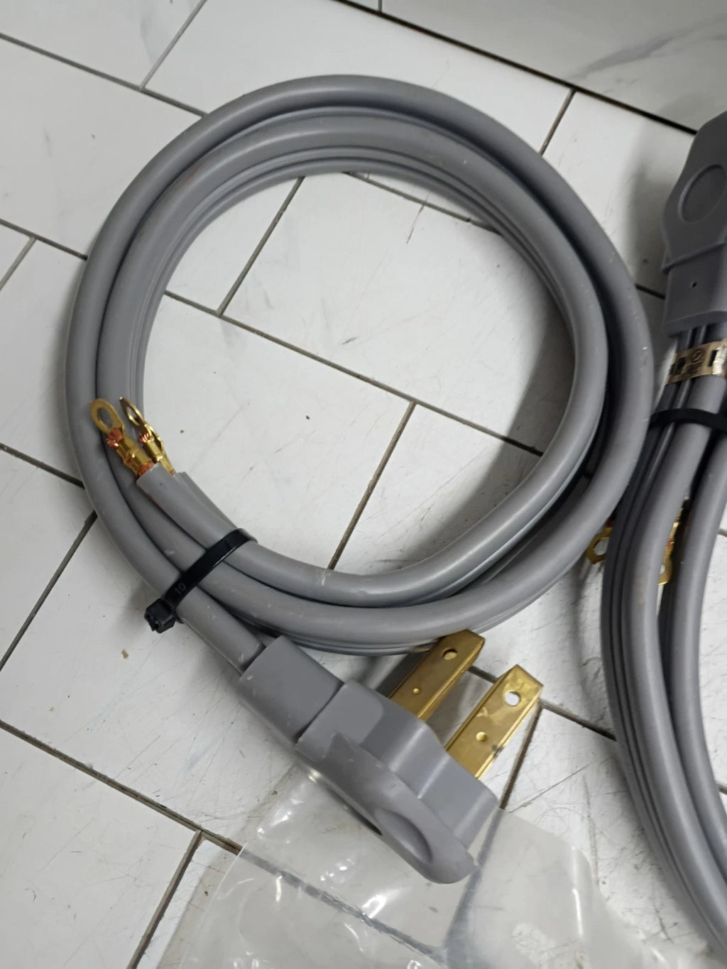 (6 pack) Everbilt 61241HD 4 ft. 6/8 3-Wire Electric Range Plug, Gray Open Box