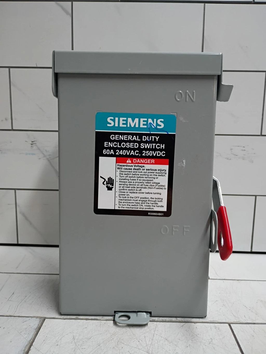 Siemens LNF222RA 60A 240V 2-Pole Non-Fusible Safety Disconnect Switch NEMA 3R OB