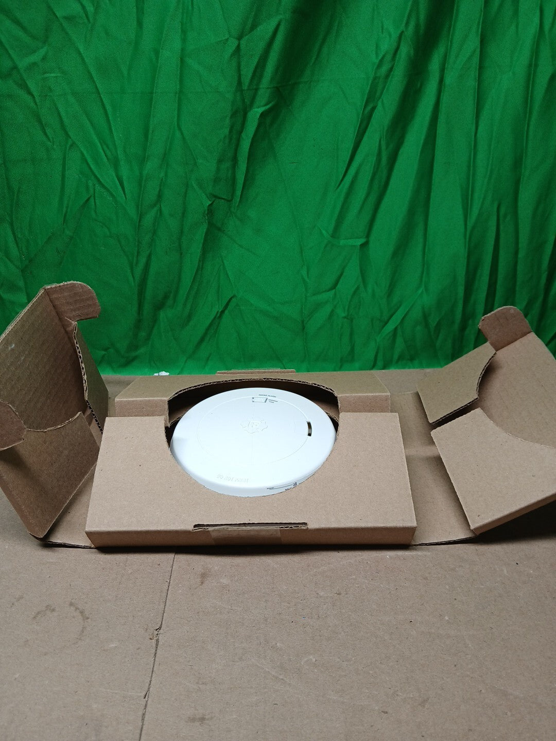 First Alert BRK 1046740 Smoke Alarm Slim Profile Design NEW OPEN BOX