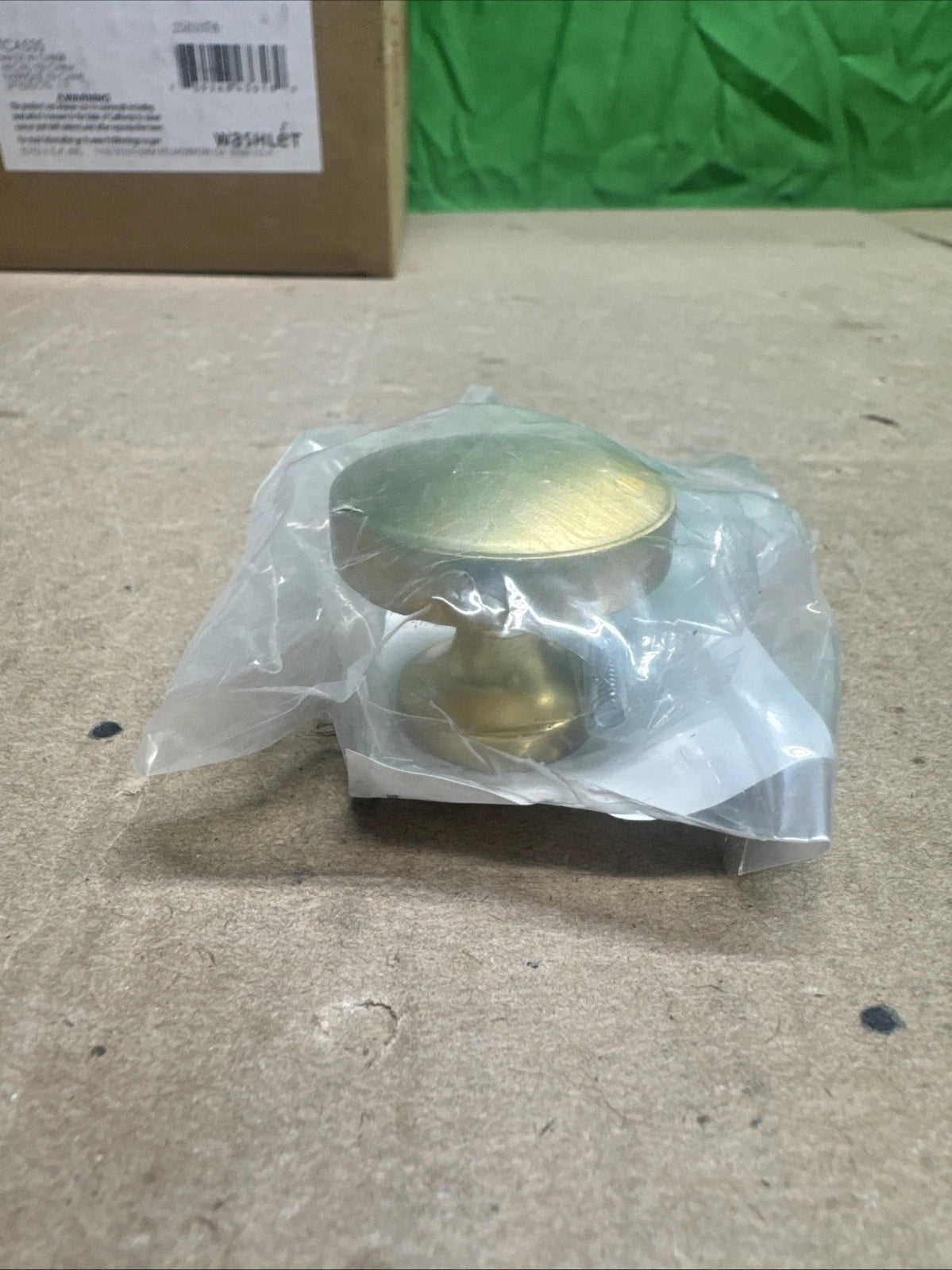 12PK Phoebe 1-1/3 in. (34 mm) Modern Gold Round Cabinet Knob, Liberty Hardware