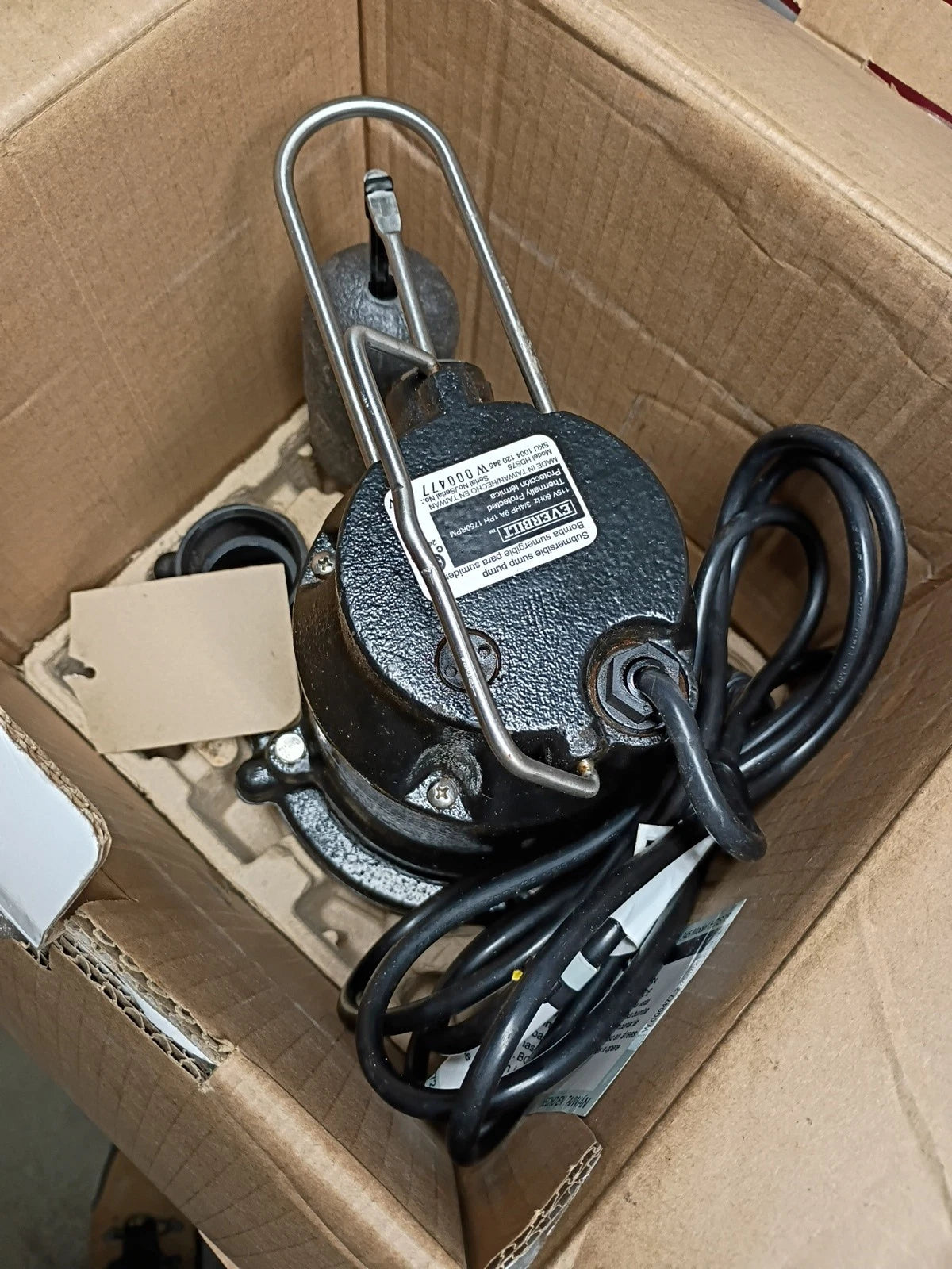 Everbilt HDS75 3/4HP Cast-Iron Pro-Grade Submersible Sump Pump New Open Box.