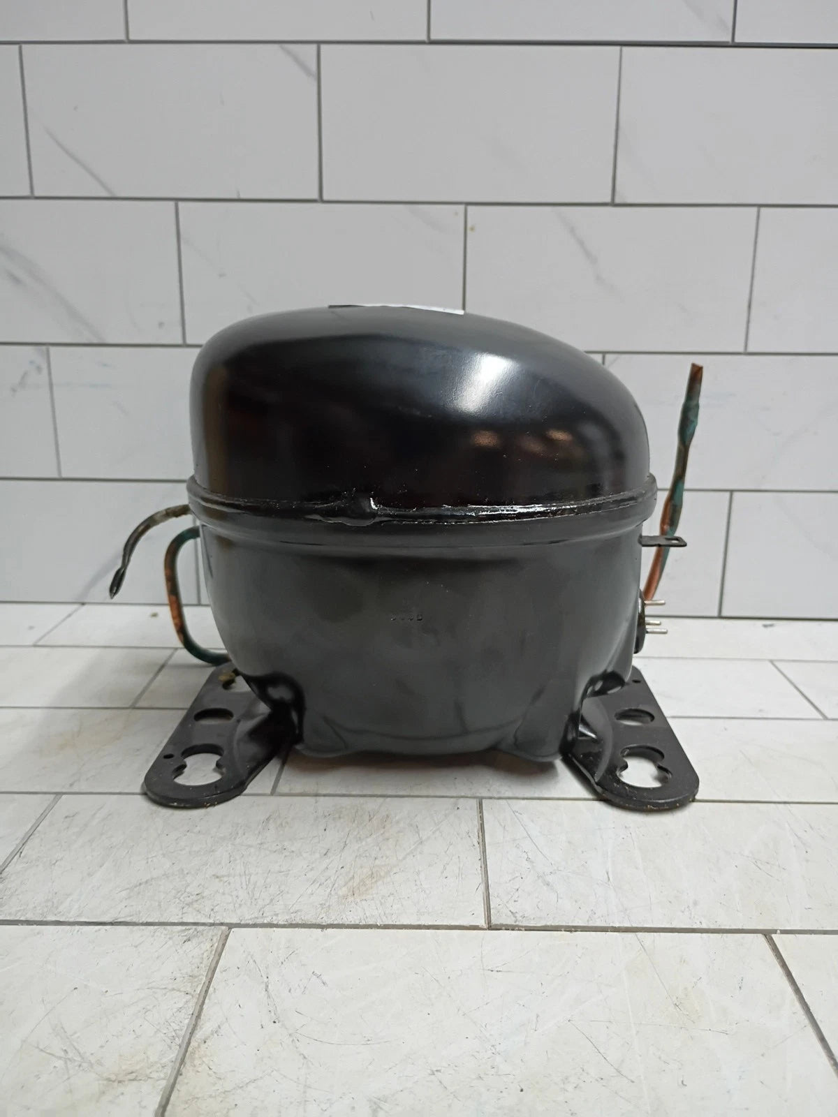 GE Refrigerator Compressor EZ65H1A-U, WR87X37849, WR87X31765 Read Description.