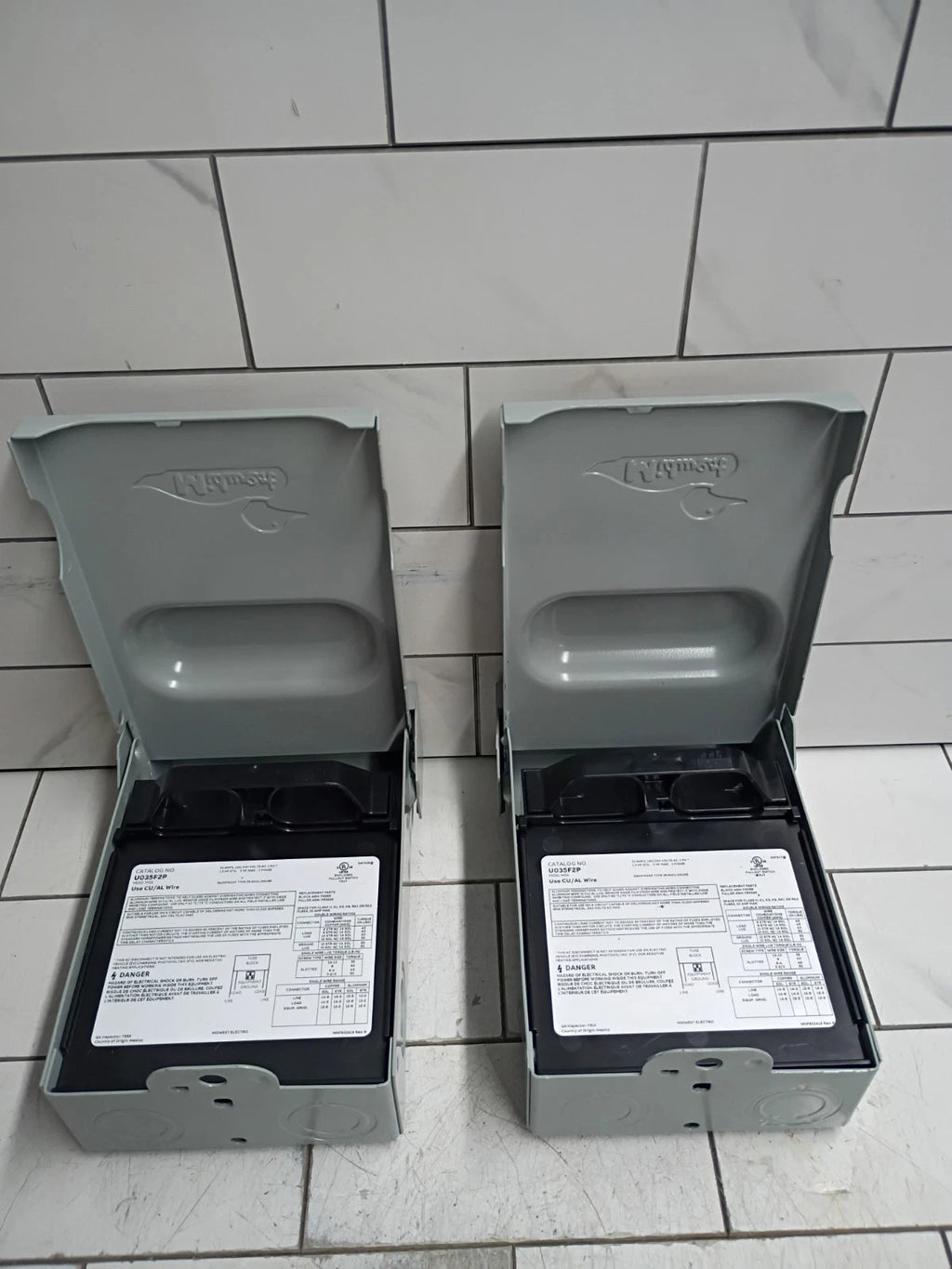 (2PK) Midwest U035F2P Electric Products 30-Amp 120/240V Fused AC Disconnect OB