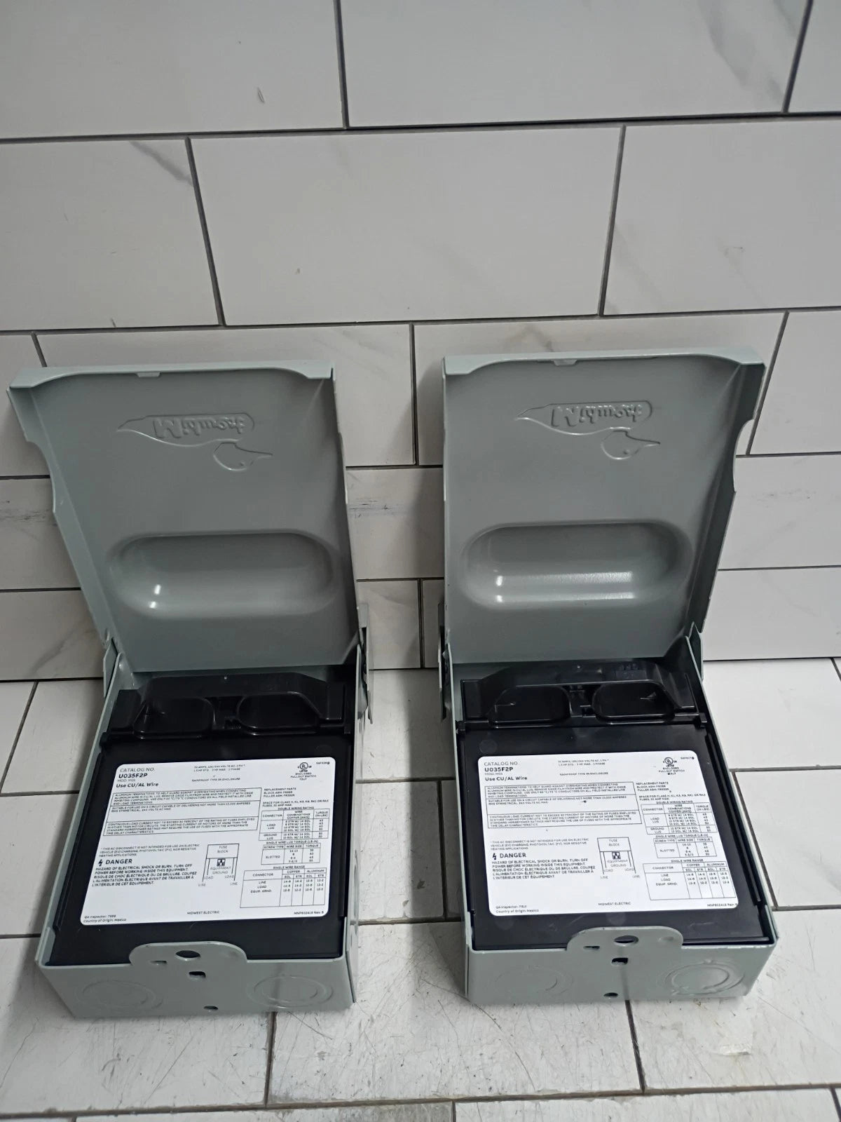 (2PK) Midwest U035F2P Electric Products 30-Amp 120/240V Fused AC Disconnect OB