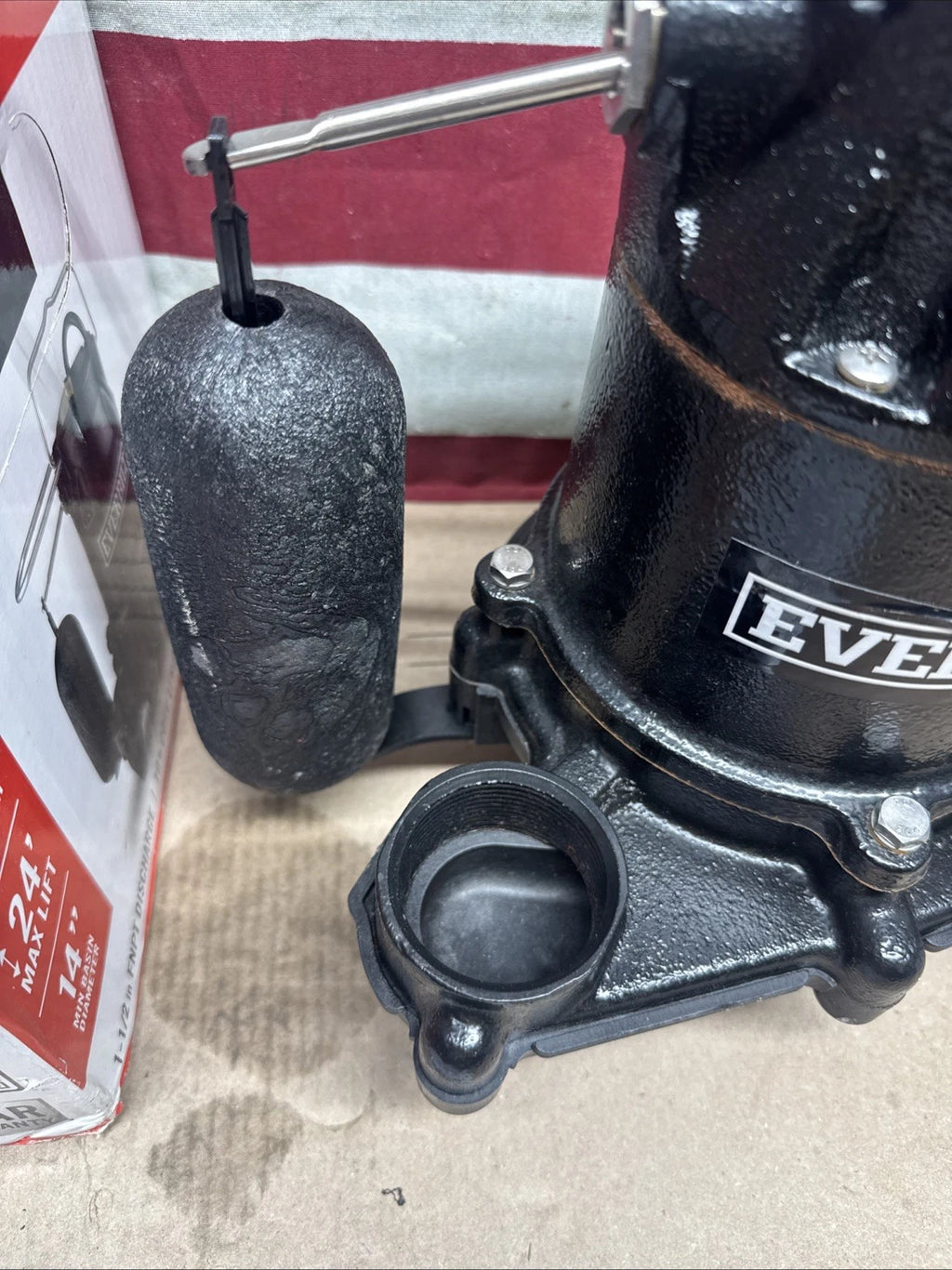 Everbilt 1000041119 1/3 HP Cast Iron Submersible Sump Pump