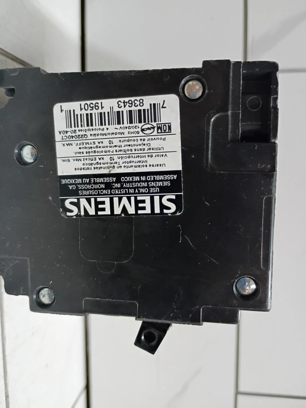 SIEMENS Q22040CTU TRIPLEX 2 OUTER 20A 1-PLE & 1-INNER 40A 2-POLE Breaker New-OB